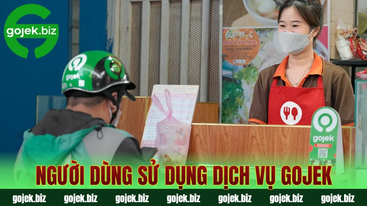Người dùng sử dụng dịch vụ Gojek